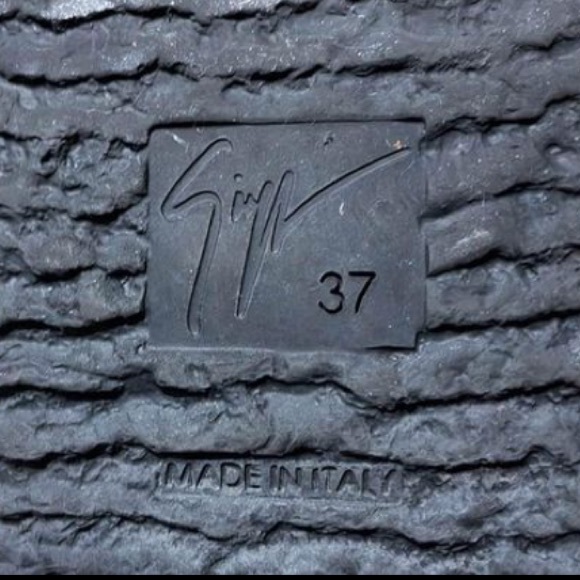 Giuseppe Zanotti Classic Black Boots With Original Box and dust bag - Picture 2 of 2